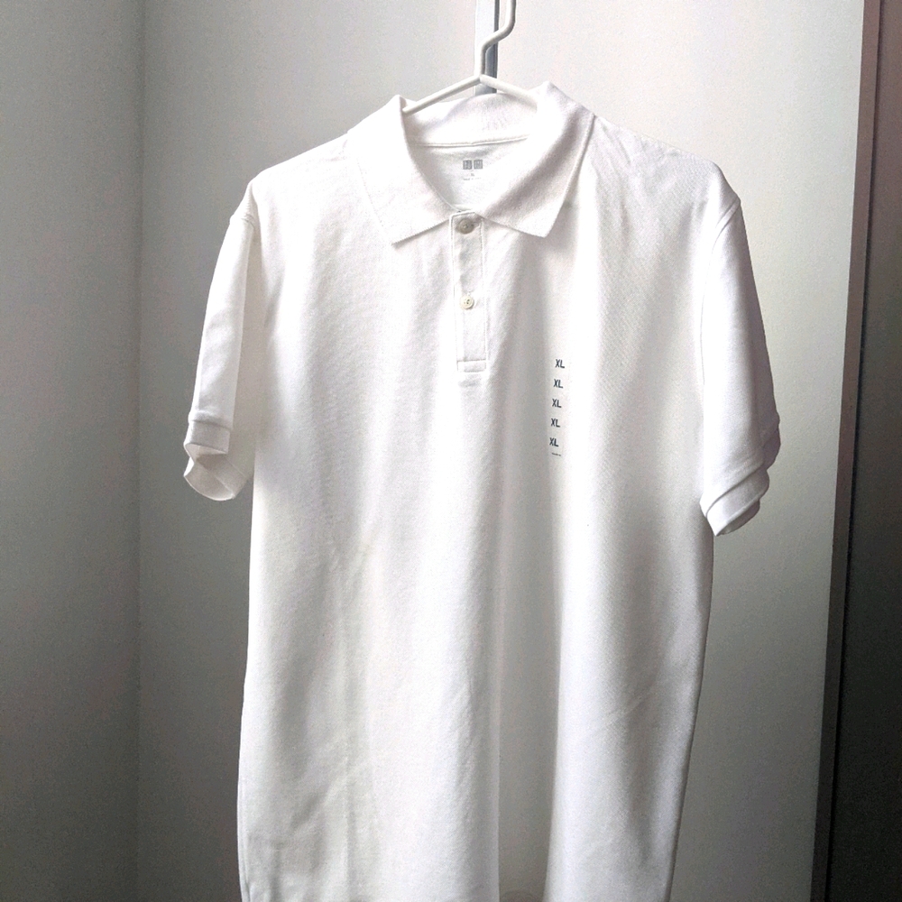 Men's 100% cotton Uniqlo polo shirt